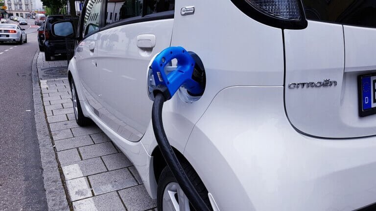 The Best Electric Vehicle Accessories: Optimize Your Experience