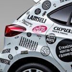 Découvrez nos astuces pour poser un sticker sur votre voiture sans bulles. Suivez nos conseils simples et efficaces pour un résultat professionnel qui embellira votre véhicule sans imperfections.