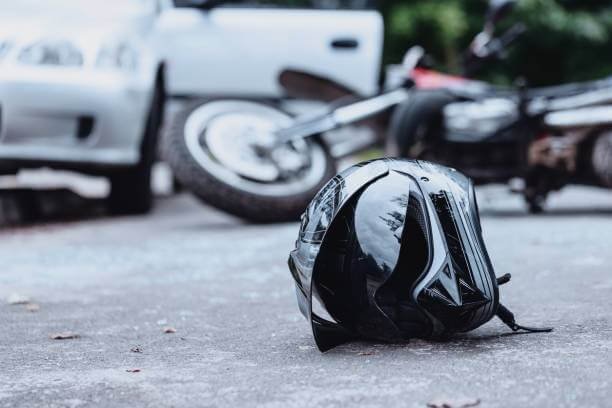 moto et casque suite accident