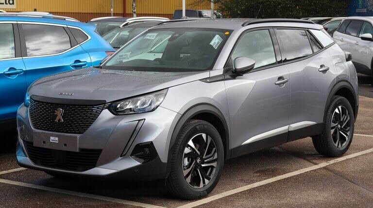 Peugeot 2008 II 1.2 PureTech
