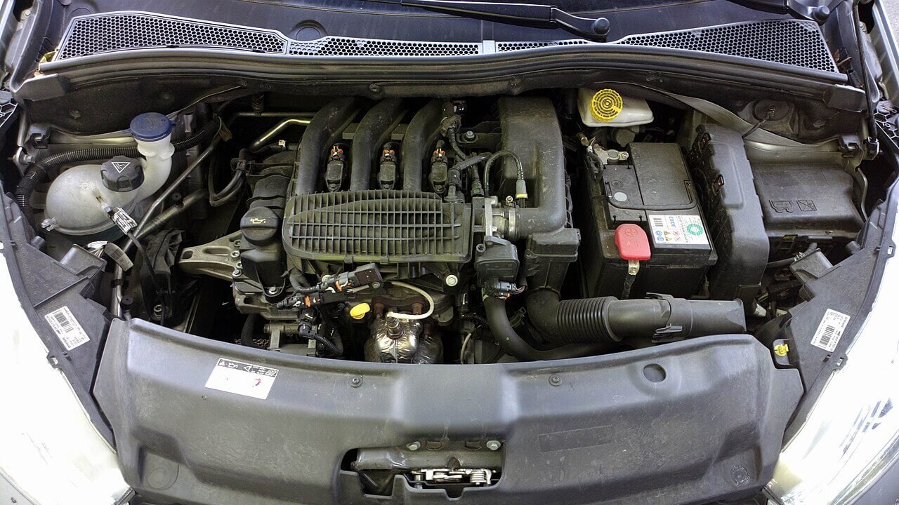 Compartiment moteur avec un moteur 1.2 PureTech